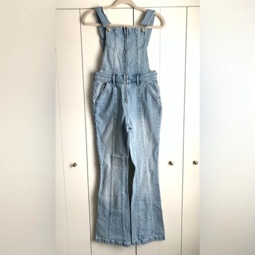 Free People We The Free Camilla‎ Overall Slim Bootcut Fit Light Wash Size Small